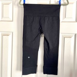 Lululemon Ebb to Street leggings/tights cropped